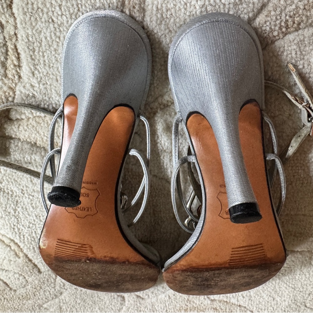 Vintage Stuart Weitzman Ramblin Rose Silver Strappy Sandals - Picture 6 of 8